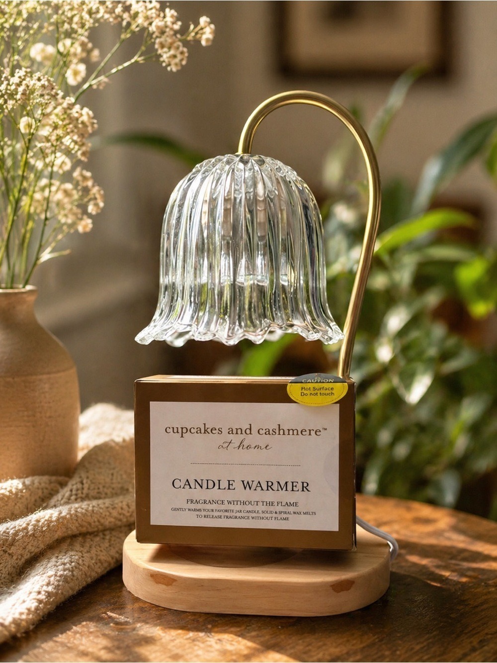 NWT Cupcakes & Cashmere Glass Candle Warmer Lamp • Giftable Valentine Home Decor